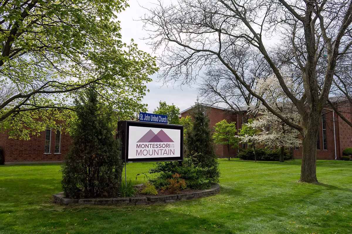 Montessori On The Mountain Inc., Hamilton