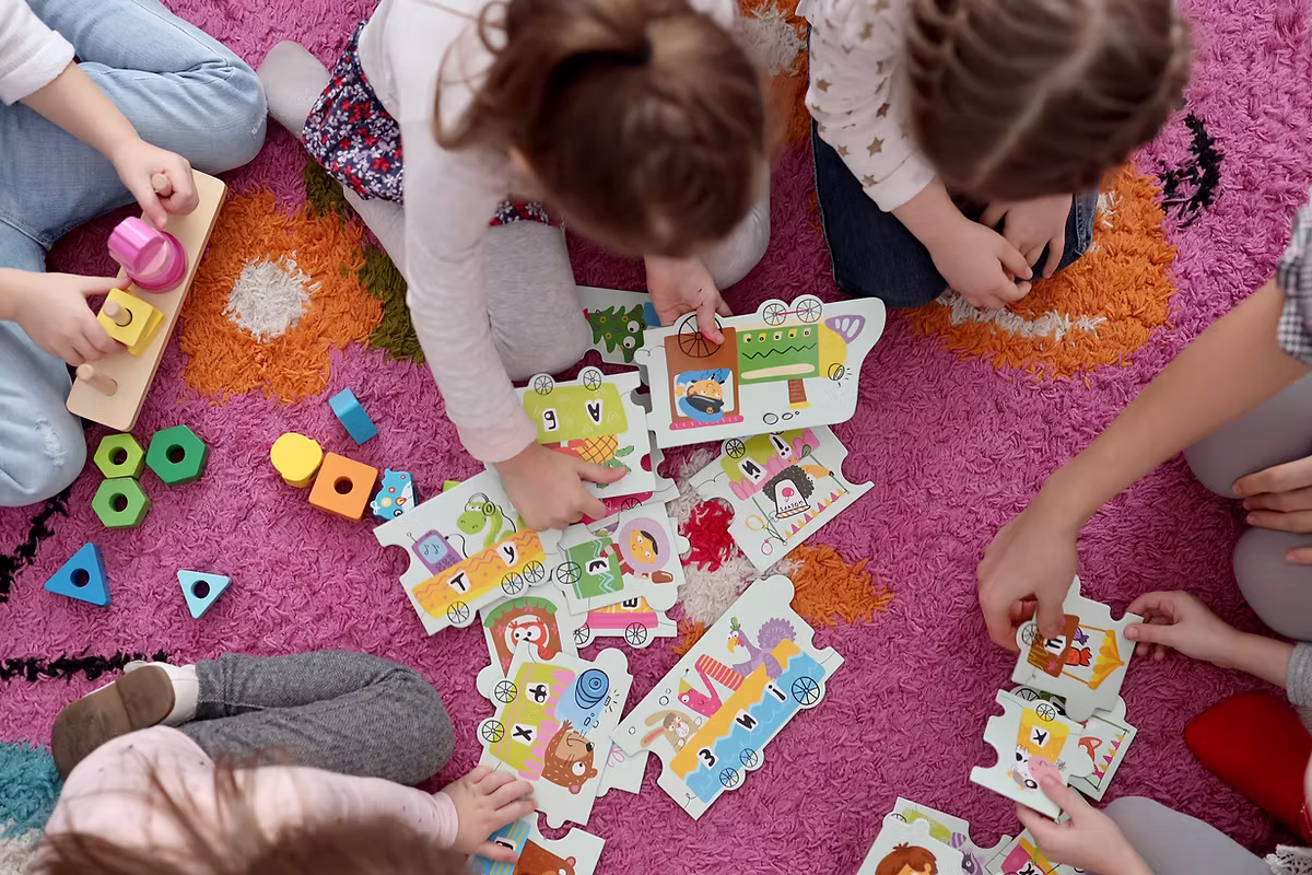 Rainbow Village Day Care Centre I - Licensed Daycare in Mississauga, ON