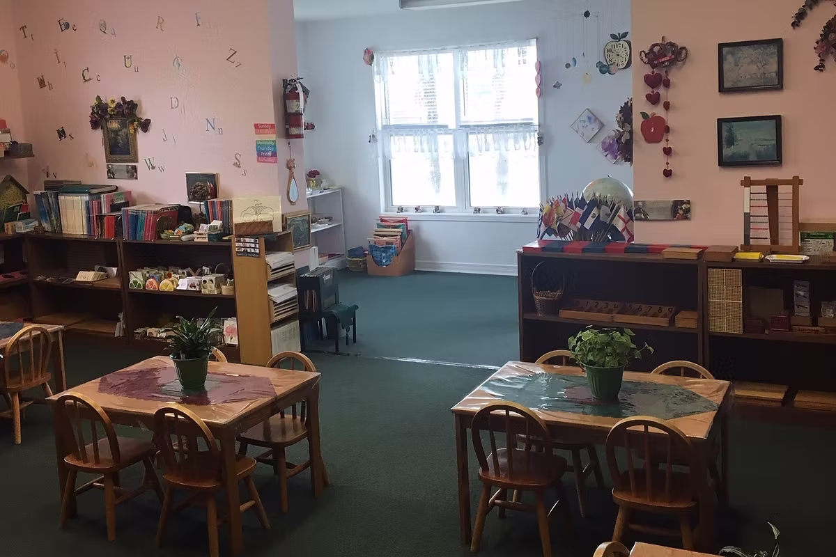 1043282 Ontario Inc. - Markham Montessori School - Licensed Daycare in Markham, ON